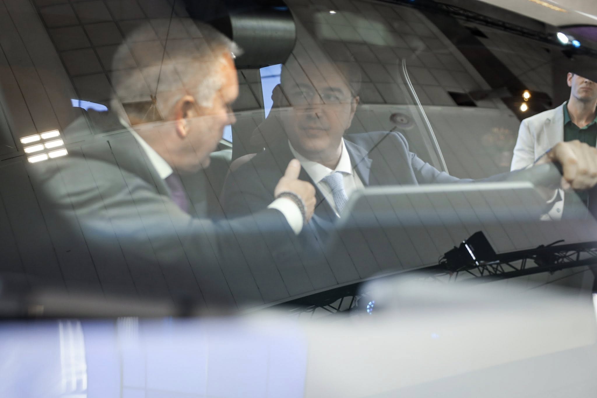 Απόστολος Τζιτζικώστας