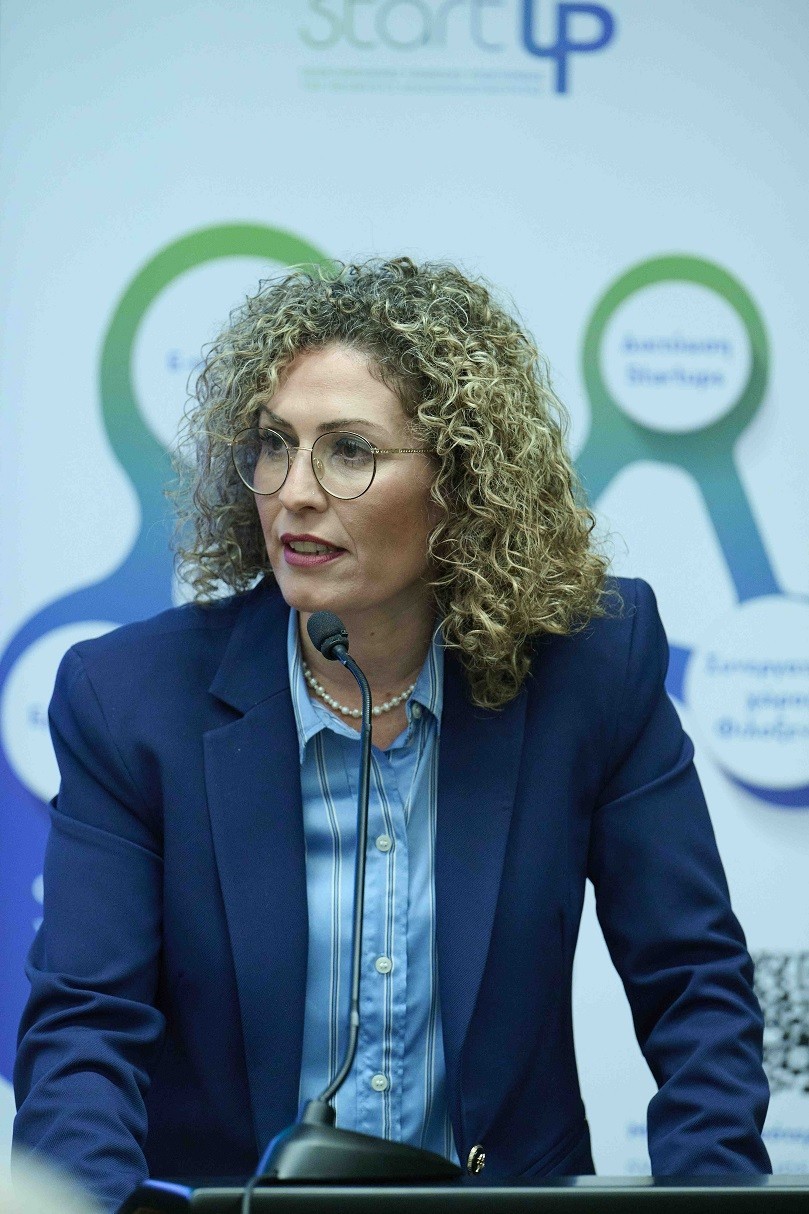 Κρίστη Αγαπητού, Αντιπρόεδρος του ΔΣ του ΟΣΕ (Σιδηρόδρομοι Ελλάδος ΜΑΕ), Επίκουρη Καθηγήτρια στο Πανεπιστήμιο Πειραιώς και δημοτική σύμβουλος στον δήμο Χαλανδρίου