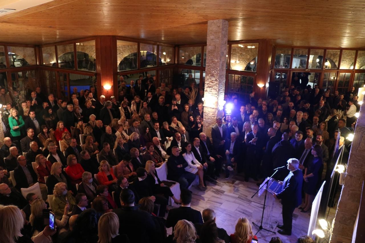 Πολύς κόσμος για τον Μάκη Βορίδη