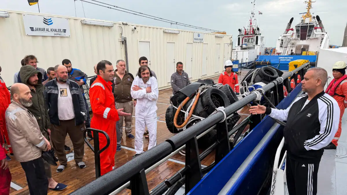 Η διάσωση των μελών του πληρώματος του Zephyros REUTERS/Mohammed Aty