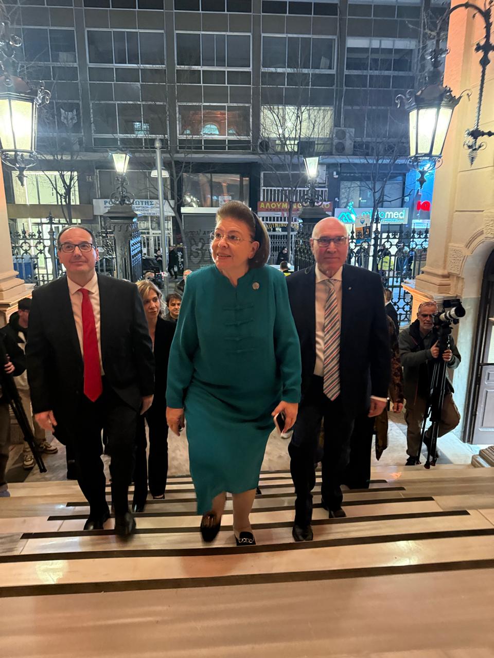 Η υπουργός Πολιτισμού Λίνα Μενδώνη ενώ προσέρχεται στο αποκατεστημένο Κρατικό Ωδείο Θεσσαλονίκης  