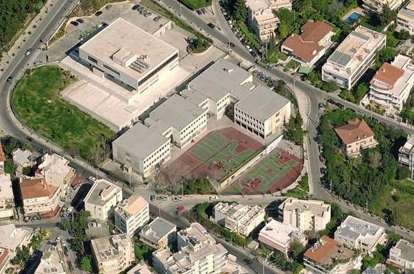 Το Πρότυπο Γενικό Λύκειο Βαρβακείου στο Ψυχικό Πηγή: goneisvarvakiolykeio.blogspot.com