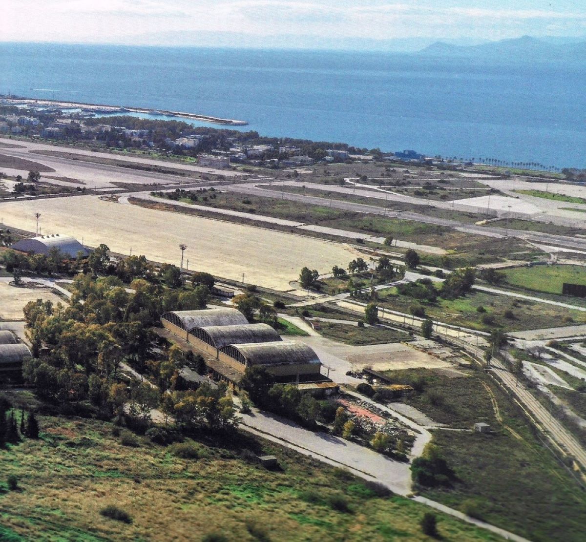 Τα τρία υπόστεγα της Πολεμικής Αεροπορίας