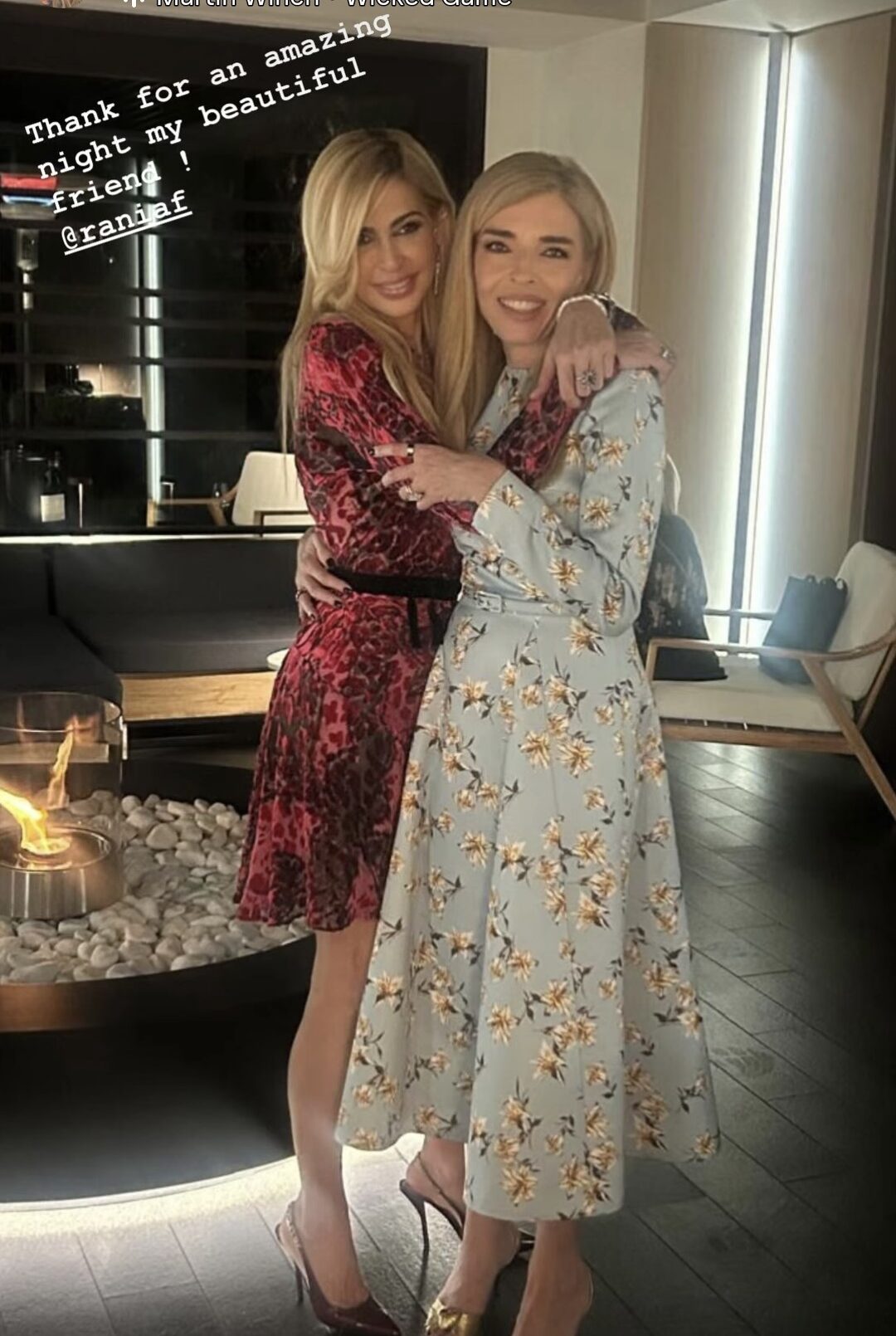 Ευχές στην εορτάζουσα από την Αντζελα Βαγιωνή-Οικονομίδη