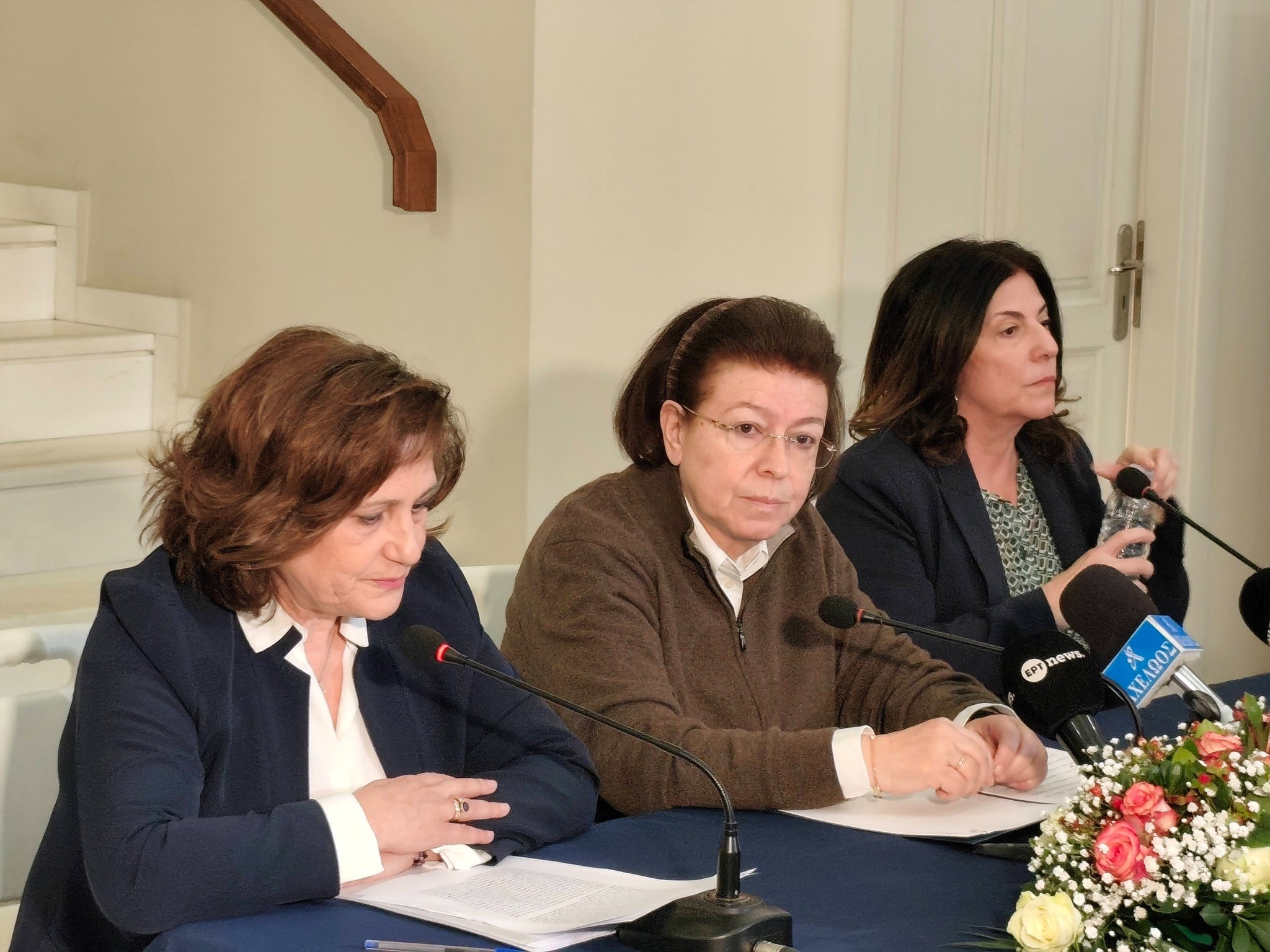 Η υπουργός Πολιτισμού Λίνα Μενδώνη στην παρουσίαση του πίνακα στο Μεσολόγγι