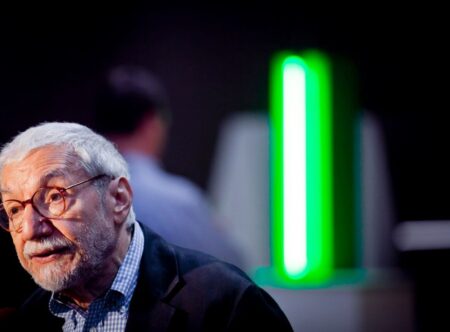 Στήβεν Αντωνάκος, 1926 - 2013