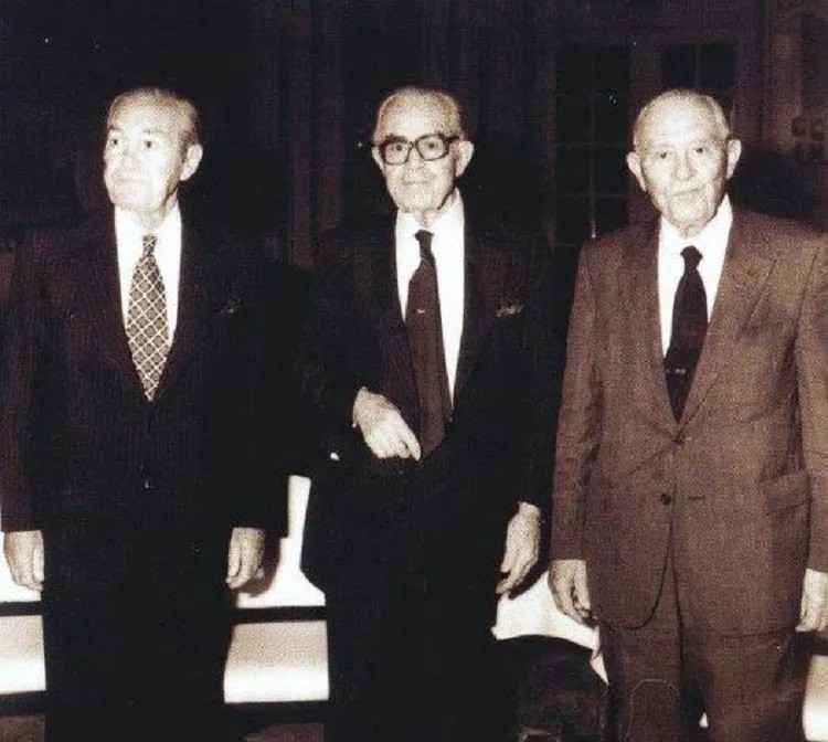 Τα αδέλφια Κουλουκουντίς