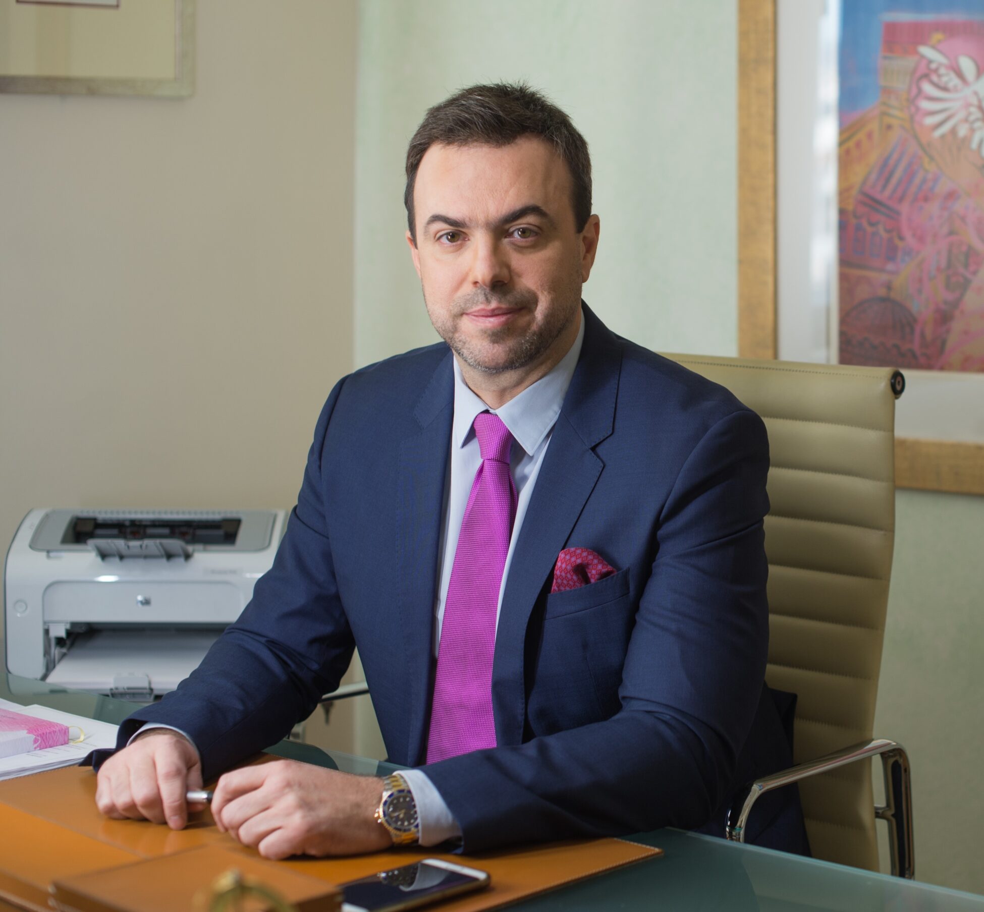 Βαρδής Κορδεράς: Η ηγεσία δεν έχει φύλο – Οι ικανότητες και η αξιοκρατία πέρα από τις ποσοστώσεις