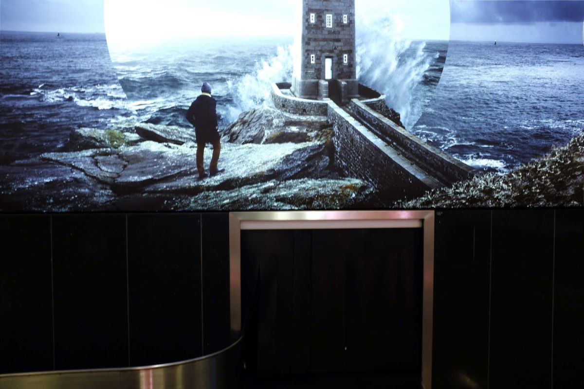 Έργο του Κώστα Ορδόλη από την σειρά «Πόλεις από Χαρτί»