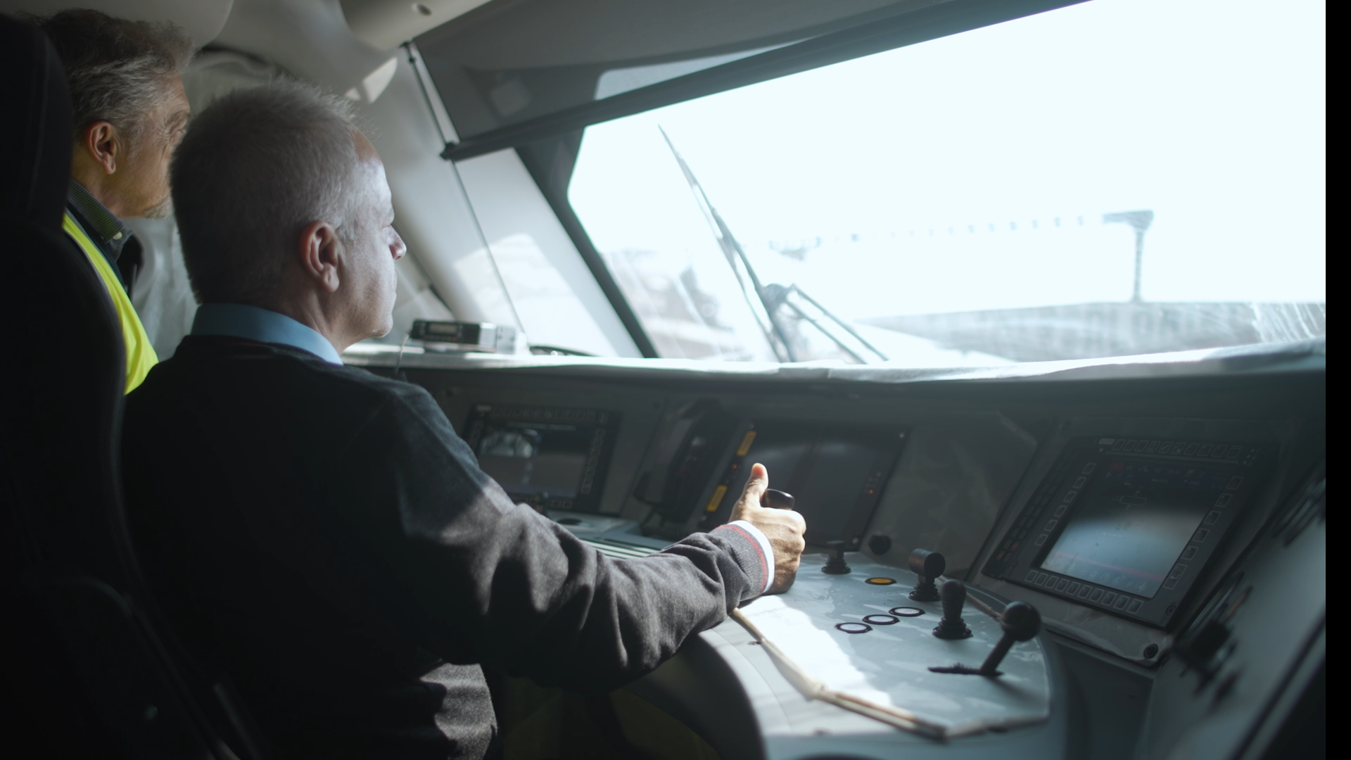 Μηχανοδηγός της Hellenic Train εκπαιδεύεται στο τρένο της Coradia Stream