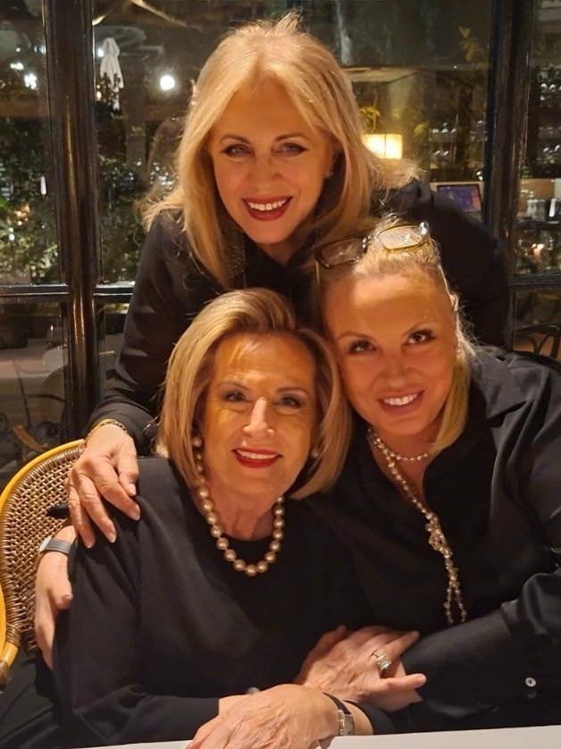 Στέλλα Καραϊνδρου, Βίκυ Παλαιολόγου, Εβίτα Λεβεντάκη