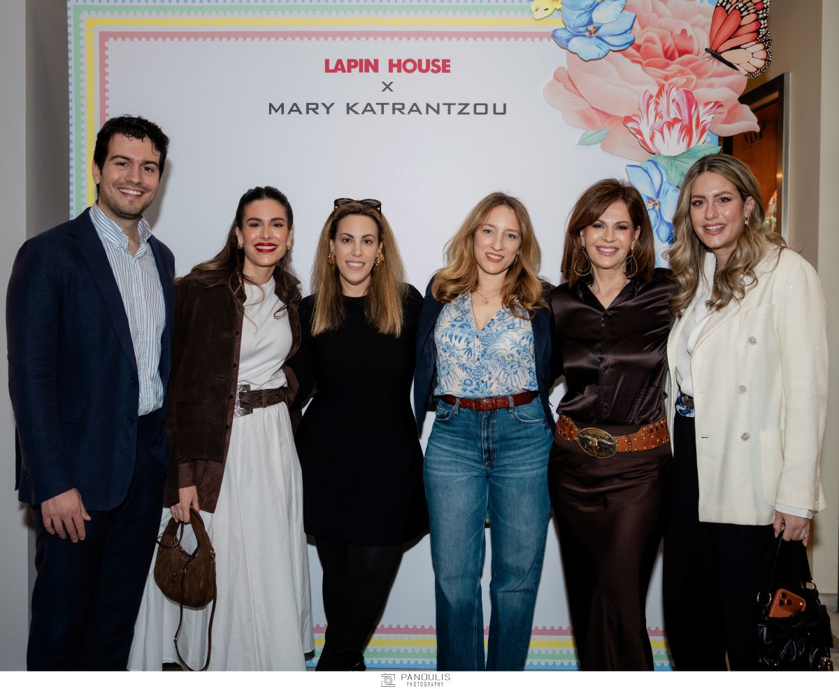 Σταυρος Παπαϊωάννου, Στέλλα Παπαϊωάννου, Μαίρη Κατράντζου, Μαρία Παπαϊωάννου, Πέλλη Παπαϊωάννου, Κατερίνα Παπαϊωάννου