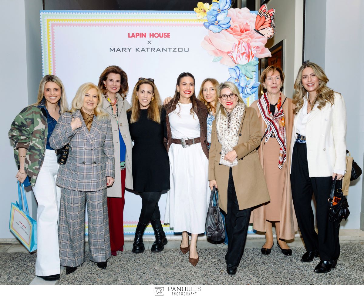 Μαριάνθη Κωνσταντάτου, Μελίνα Δασκαλάκη, Πέγκυ Φιλίππου, Μαίρη Κατράντζου, Στέλλα Παπαϊωάννου, Μαρία Παπαϊωάννου, Τζωρτζίνα Ελληνα, Νάντια Ιγγλέση, Κατερίνα Παπαϊωάννου