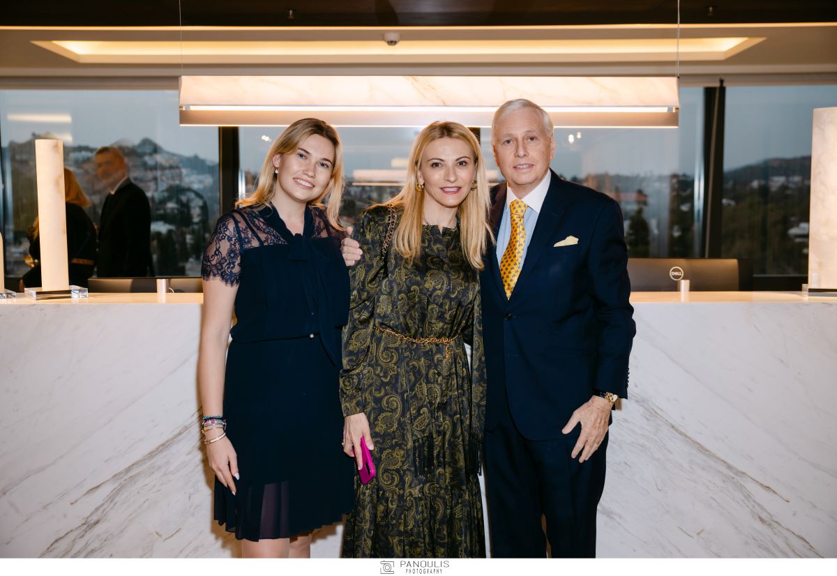 Λαβίνια Μακροπούλου Σοφία Σικοτάκη, Απόλλων, Νικόλαος Μακρόπουλος