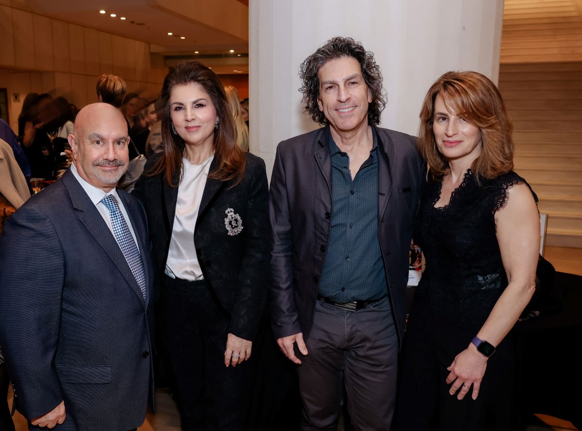 David Andrews, Θεοδώρα Βρούτση, Παναγιώτης και Παναγιώτα Λιαροπούλου