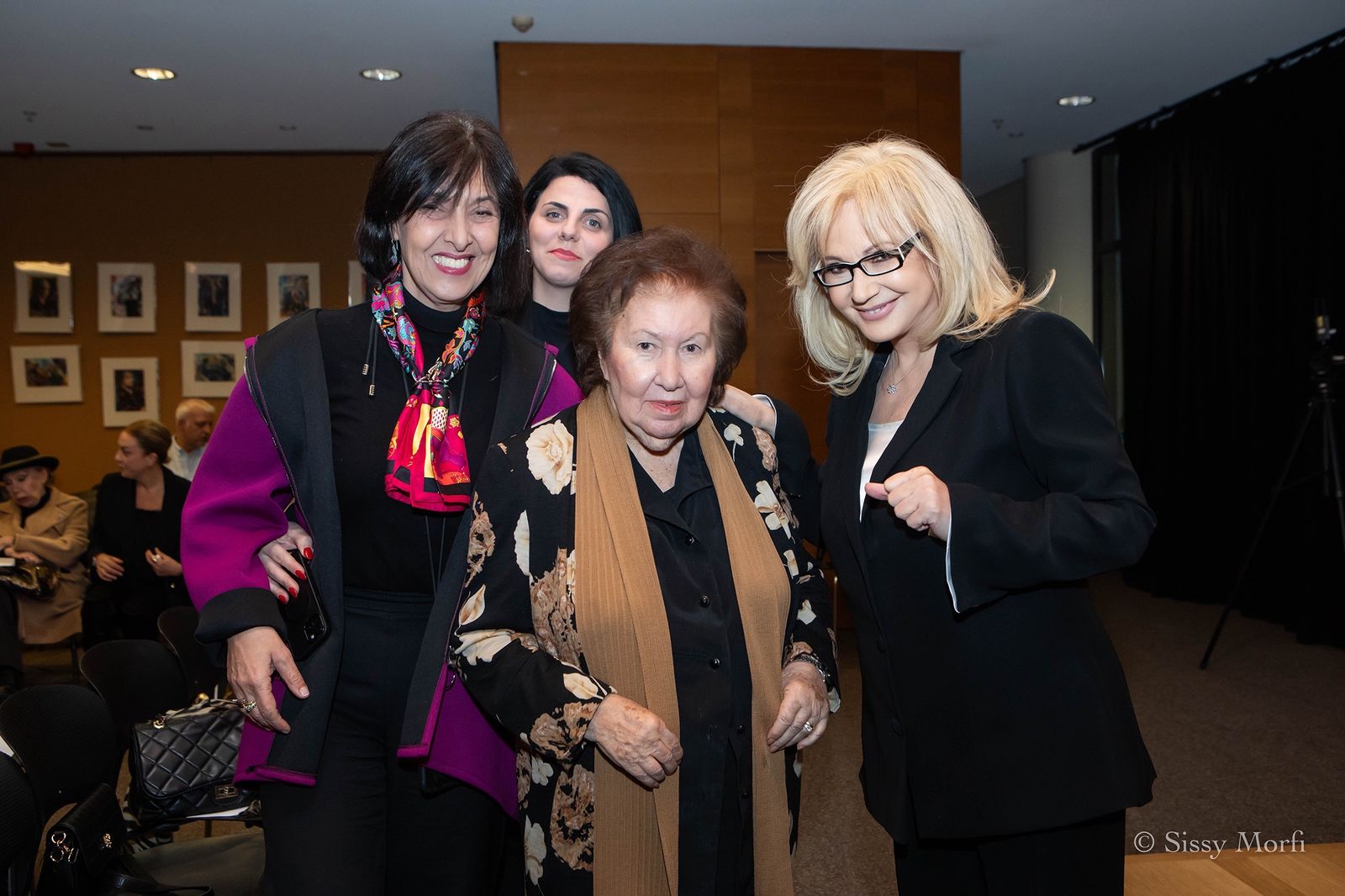 Ντορα Βυζοβίτη, Καίτη Τζιτζικώστα, Εθνική Επιτροπος της UNESCO