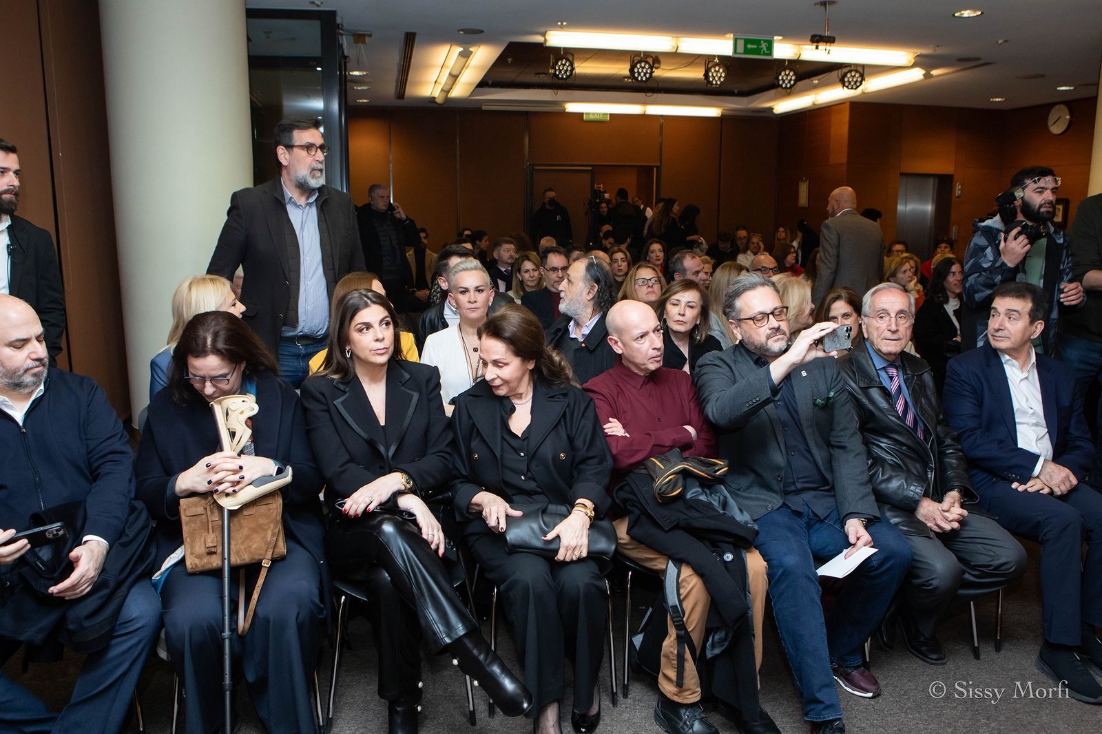 Kατάμεστη η αιθουσα