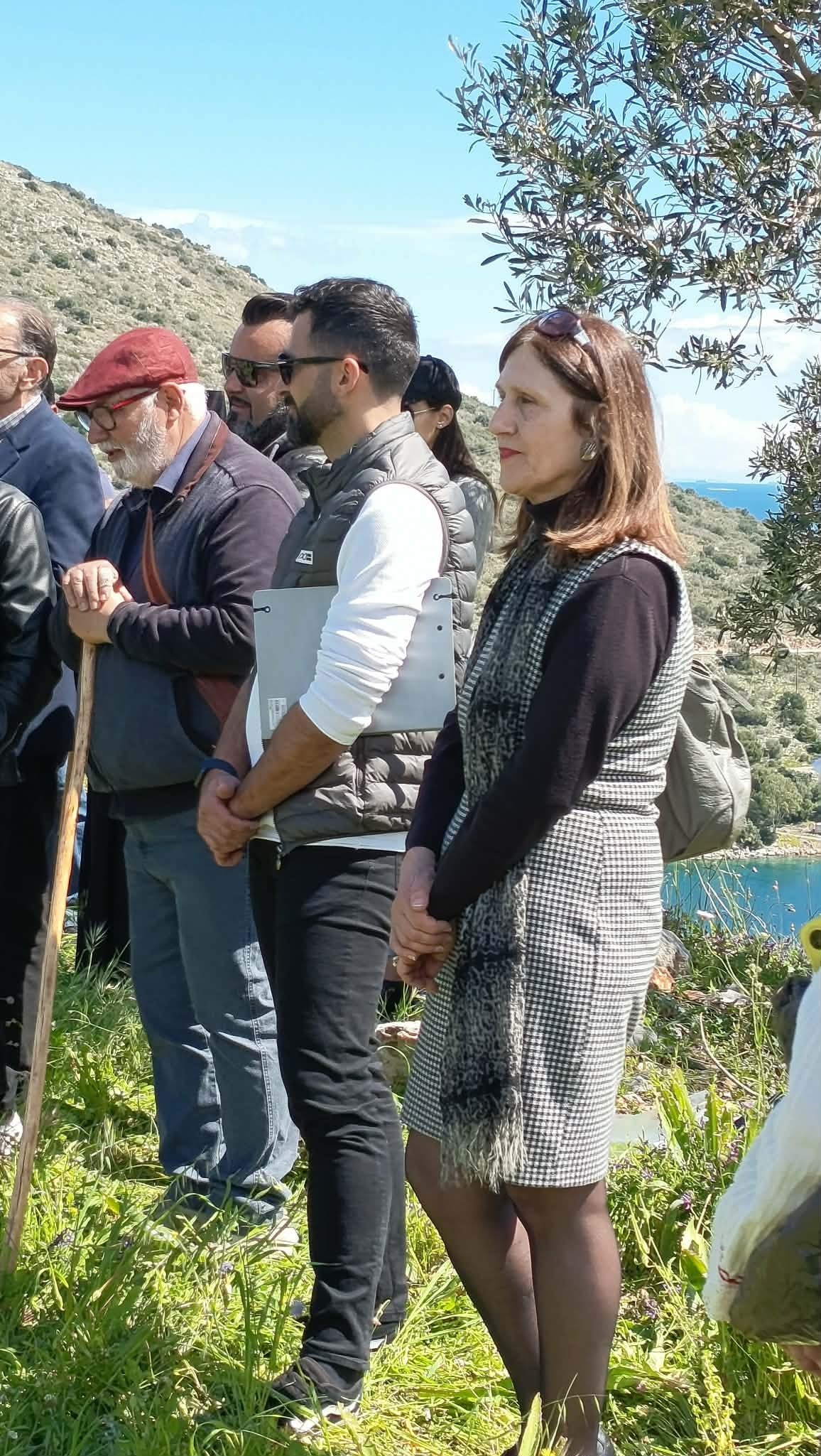 Η επίτιμος πρόξενος της Γαλλίας, Κατερίνα Τζανετουλάκου, ο ιστορικός Αναστάσιος Γ. Καράμπαμπας και ο Σάββας Αθανασίου