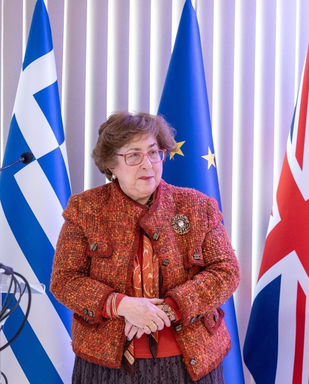 Η Ισμήνη Κριάρη, Κοσμήτωρ της Σχολής Ανθρωπιστικών και Κοινωνικών Επιστημών του Πανεπιστημίου Keele και Πρόεδρος της Εθνικής Αρχής Ιατρικώς Υποβοηθούμενης Αναπαραγωγής