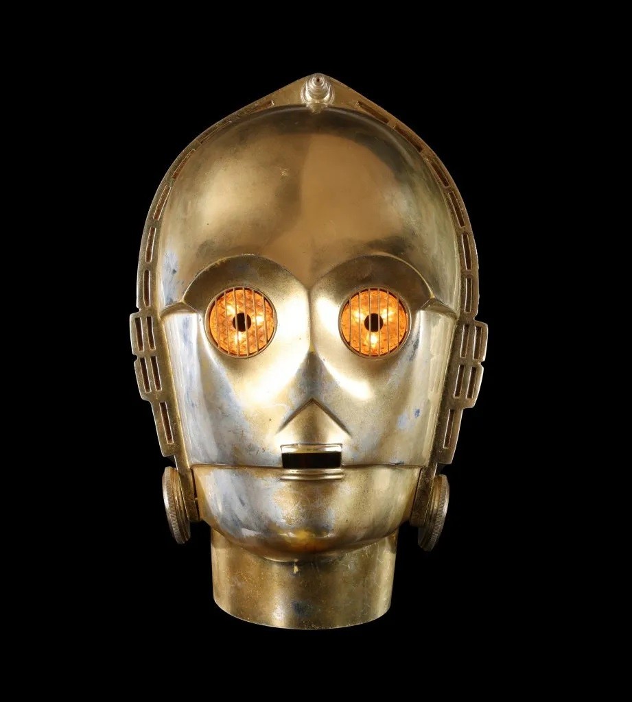Ο C-3PO σε σχεδιασμό του καλλιτέχνη Ραλφ ΜακΚουόρι