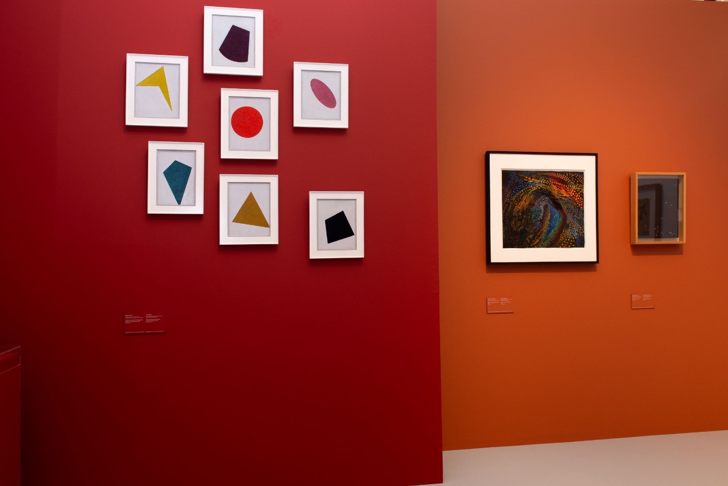 Άποψη της έκθεσης «Ο Κόσμος της Πρωτοπορίας. Πόλη, Φύση, Σύμπαν, Άνθρωπος» στην Εθνική Πινακοθήκη