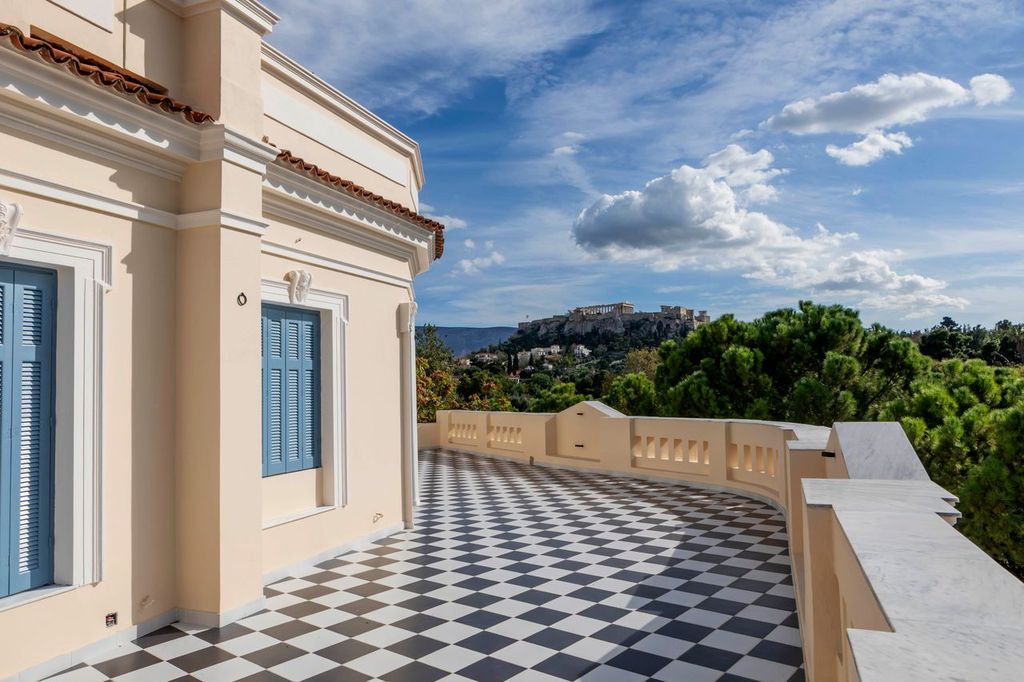 Η νέα στέγη του  Ελληνικού  Ιδρύματος Βιβλίου και Πολιτισμού στην οδό Ερμού στον Κεραμεικό