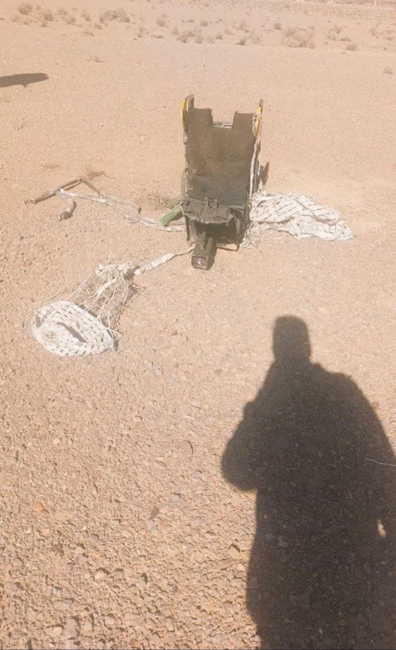 Φωτογραφία ιρανικού μέσου δείχνει το κάθισμα πιλότου που εκτοξεύτηκε από το αμερικανικό F-15 κατά τη συντριβή