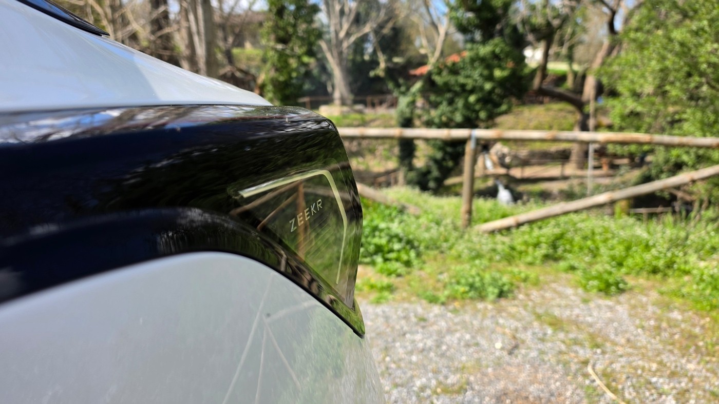 Οδηγούμε το Zeekr 001