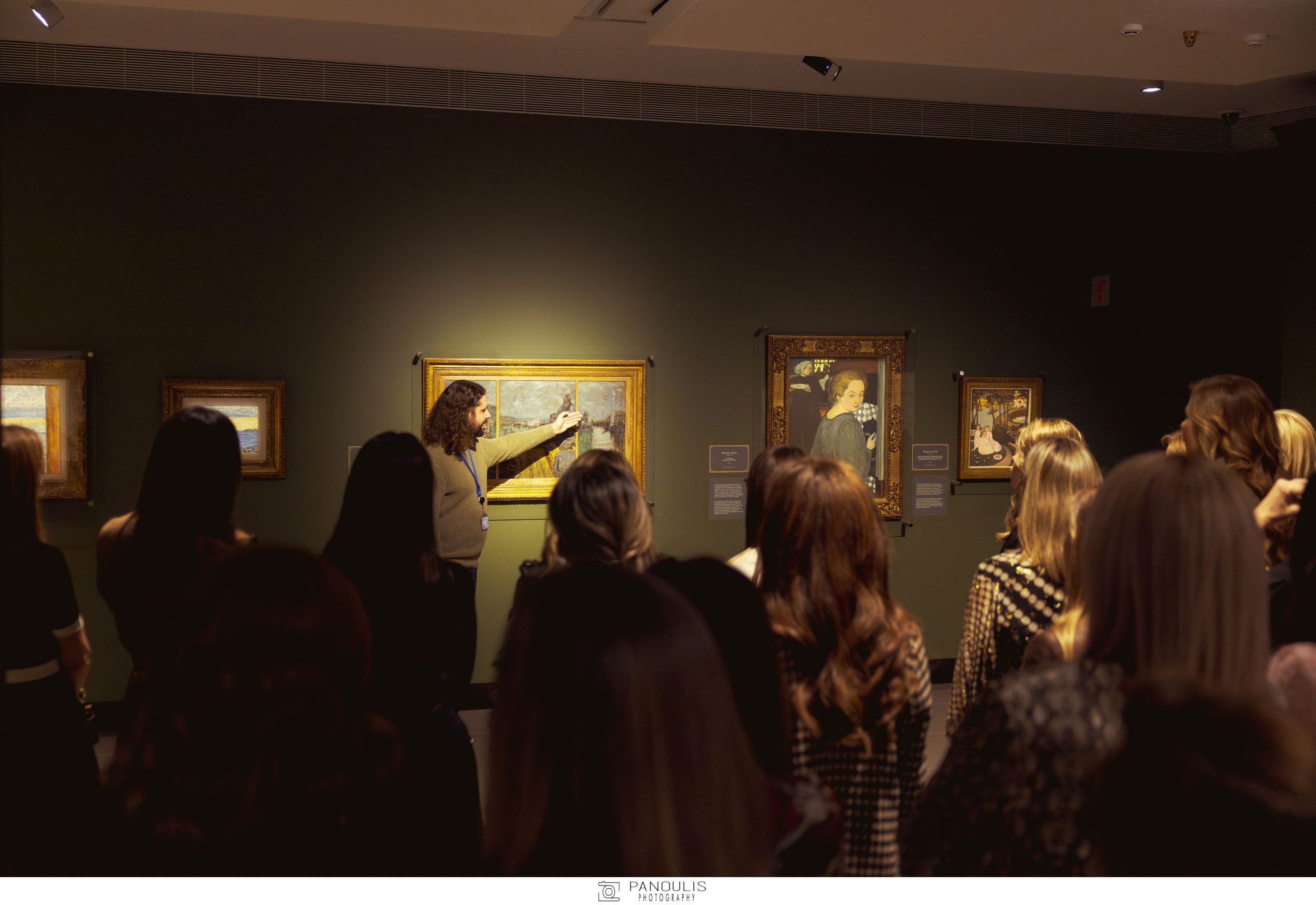 Η ξενάγηση στο Μουσείο για τις καλεσμένες