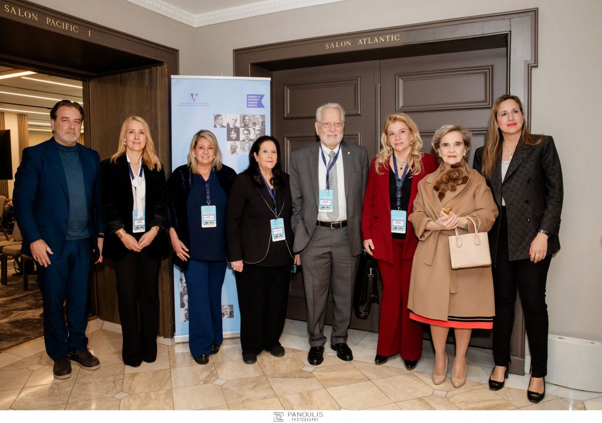 Χάρης Ιωσήφ, Φένια Αδαμίδη, Γωγώ Σταθοπούλου, ο Ακαδημαϊκός Γεώργιος Χρούσος, Νούλη Μανώλη, Ελένη Σαμαρά-Κωνσταντακάτου, Ντόρα Δημοπούλου