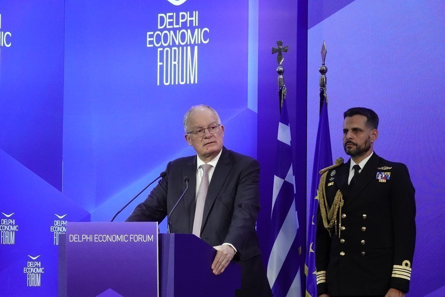 Ο Πρόεδρος της Ελληνικής Δημοκρατίας, Κωνσταντίνος Τασούλας, απευθύνει χαιρετισμό κατά την έναρξη των εργασιών του 11ου Οικονομικού Φόρουμ των Δελφών. Πηγή: ΑΠΕ-ΜΠΕ/ΑΠΕ-ΜΠΕ/ΧΑΡΗΣ ΑΚΡΙΒΙΑΔΗΣ