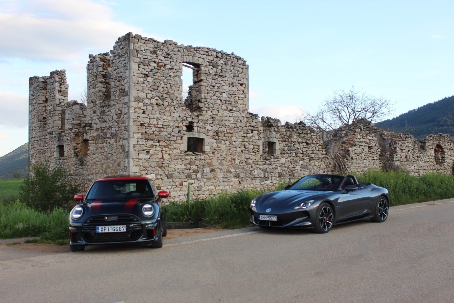 Mini Cooper S John Cooper Works (F66) και το MG Cyberster