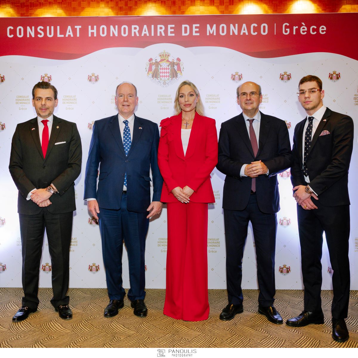 Από αριστερά: ο Επίτιμος Πρόξενος του Μονακό στην Ελλάδα Δρ. Βασίλης Γ. Αποστολόπουλος, ο Πρίγκιπας Αλβέρτος Β΄ του Μονακό, η κα. Ρόη Δανάλη Αποστολοπούλου, ο κ. Κωστής Χατζηδάκης, Αντιπρόεδρος της Κυβέρνησης, και ο κ. Γιώργος Β. Αποστολόπουλος