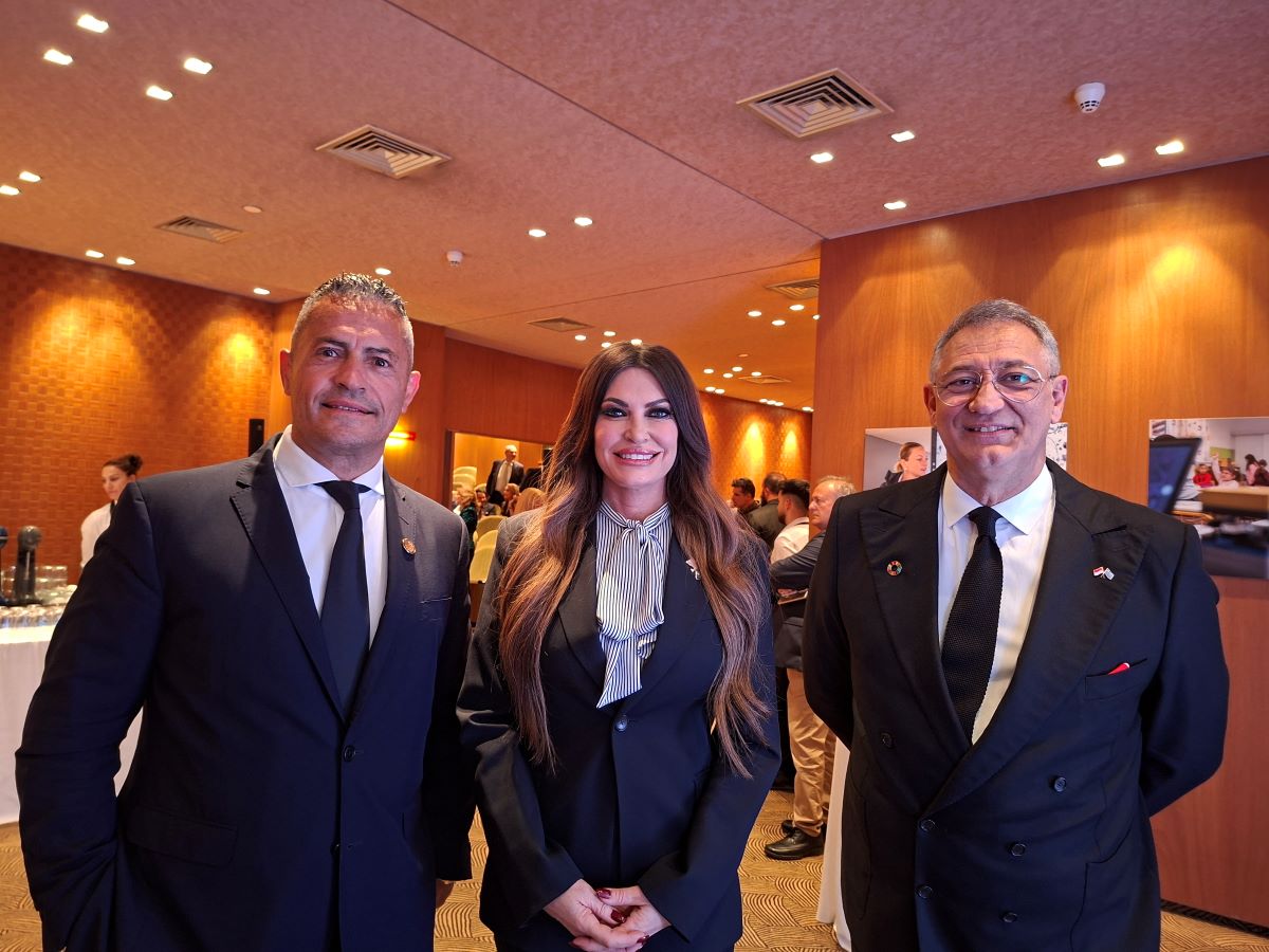 Τζών Χριστοδούλου, Kimberly Guilfoyle, Γιώργος Ντάβλας