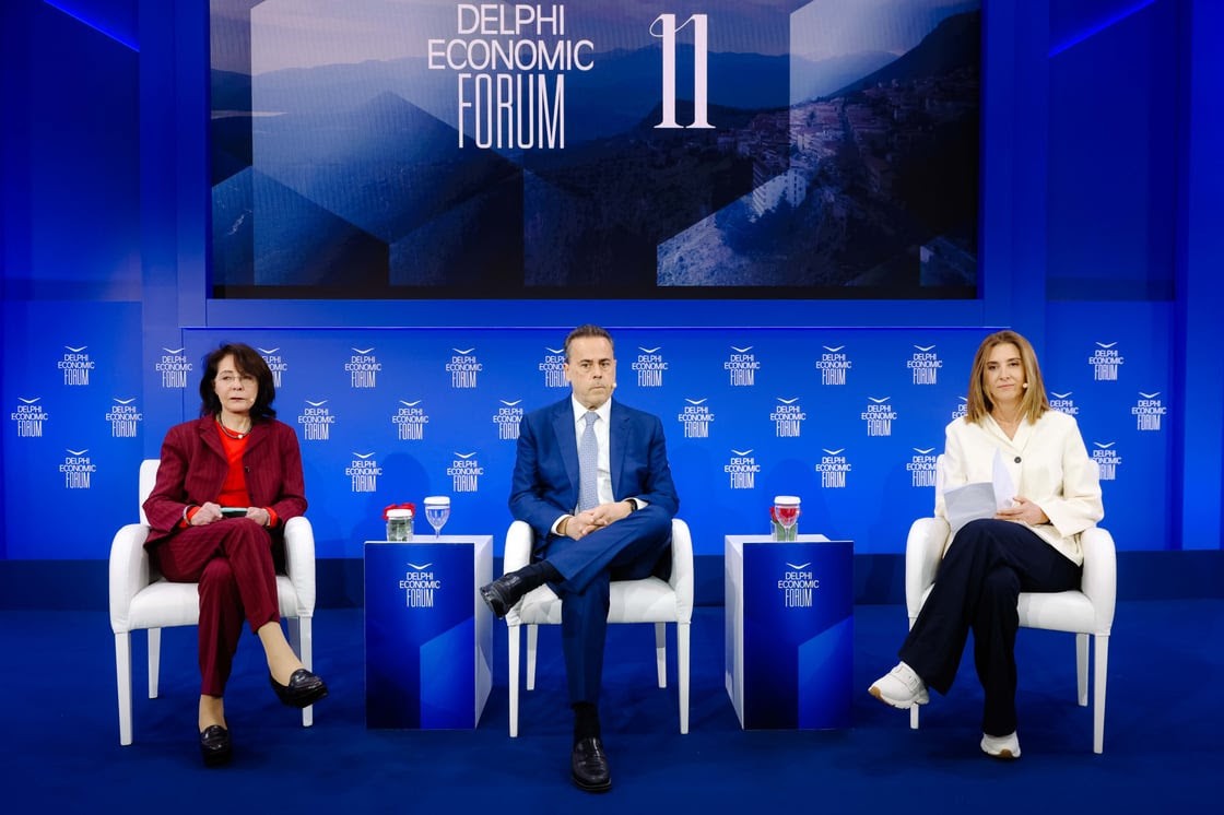 Από αριστερά: Μαρία Δαμανάκη, Σύμβουλος του Oceans5, Καθηγήτρια στο Πανεπιστήμιο NOVA Λισαβόνας, πρώην Επίτροπος της ΕΕ - Σταύρος Παπασταύρου, Υπουργός Περιβάλλοντος και Ενέργειας - Εύη Λάζου-Λασκαρίδη, Πρόεδρος, Ιδρυμα