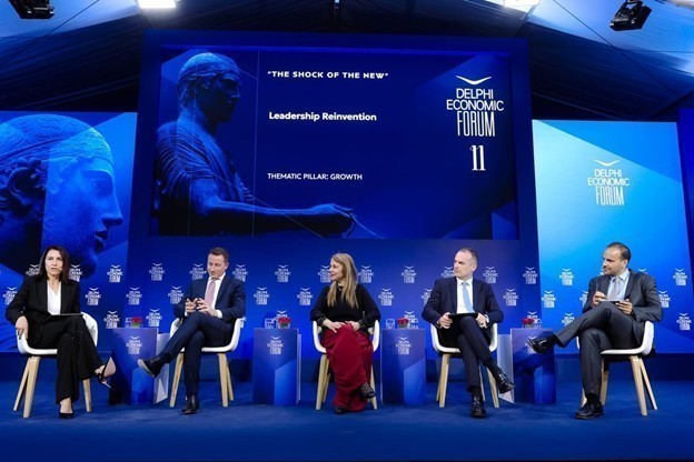 Από αριστερά: Μαρία Φιλίππου, Partner, Chief People Officer, PwC, Ελλάδα - ΓεώργιοςΠέτσης, Διευθύνων Σύμβουλος, DPort Services & Piraeus Consolidation and Distribution Centre S.A.
(PCDC), Ελλάδα - Γιάννα Ανδρονοπούλου, General Manager Ελλάδα, Κύπρος & Μάλτα, Microsoft -
Γιώργος Μαργώνης, Πρόεδρος και Διευθύνων Σύμβουλος, Παπαστράτος - Πάρης Κυριακόπουλος,
Πρόεδρος και Διευθύνων Σύμβουλος, MOTODYNAMICS Group of Companies