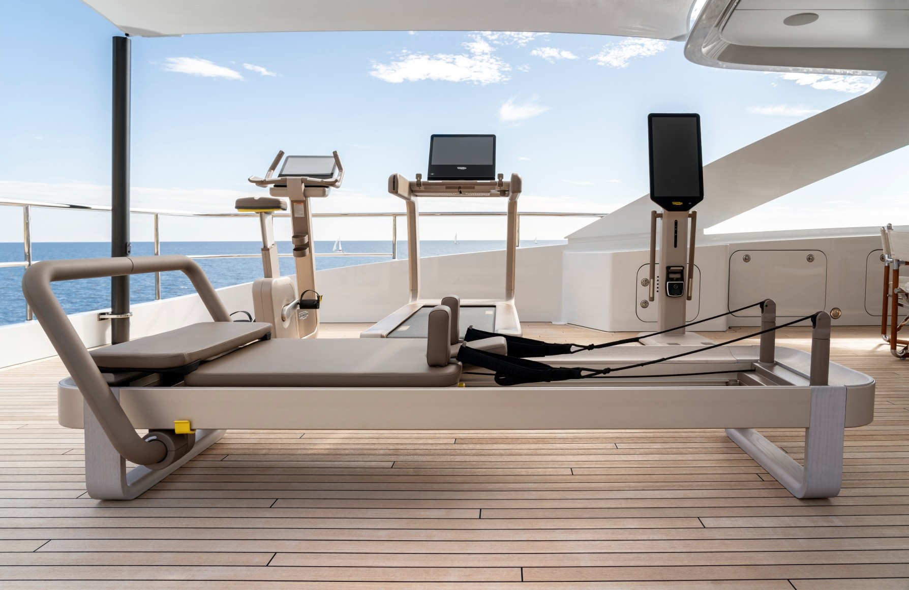 Wellness onboard: &Eta; &nu;έ&alpha; &delta;&iota;ά&sigma;&tau;&alpha;&sigma;&eta; &tau;&eta;&sigmaf; &epsilon;&upsilon;&epsilon;&xi;ί&alpha;&sigmaf; &sigma;&tau;&eta; &theta;ά&lambda;&alpha;&sigma;&sigma;&alpha; &mu;&epsilon; &tau;&eta; &nu;έ&alpha; Sand Stone Collection &tau;&eta;&sigmaf; Technogym