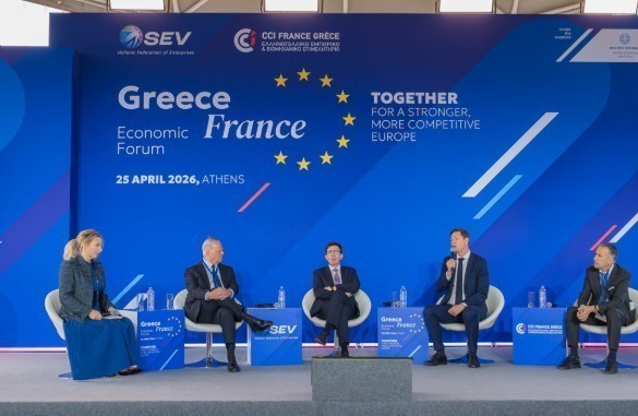 (από αριστερά): Αλεξία Κεφαλά, δημοσιογράφος Le Figaro; RTL; Ta Nea; France 24, Ευάγγελος Μυτιληναίος, Executive Chairman της METLEN, Pierre-Eric Pommellet, Πρόεδρος & Διευθύνων Σύμβουλος της Naval Group, Nicolas Groult, Διευθύνων Σύμβουλος της KNDS France, Κρίστιαν Χατζημηνάς, Ιδρυτής και Διευθύνων Σύμβουλος της THEON International, Ιδρυτής του EFA Group και Πρόεδρος της Ελληνικής Ένωσης Επιχειρηματιών (Ε.ΕΝ.Ε.)