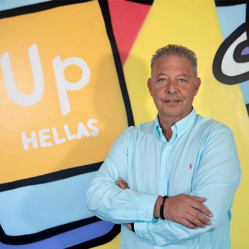 &Theta;&epsilon;ό&delta;&omega;&rho;&omicron;&sigmaf; &Sigma;&iota;ά&mu;&omicron;&sigmaf;, Sales Manager &tau;&eta;&sigmaf; Up Hellas &sigma;&tau;&eta; &Theta;&epsilon;&sigma;&sigma;&alpha;&lambda;&omicron;&nu;ί&kappa;&eta;