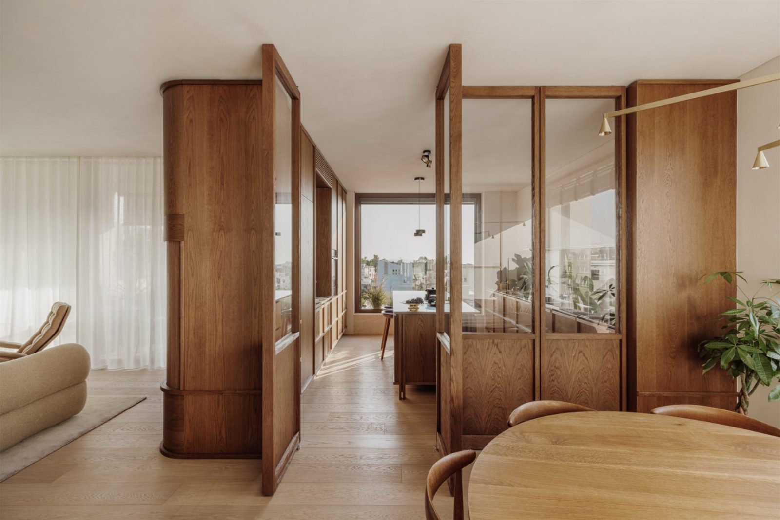 Lumen residence: Ένα σύγχρονο duplex θέτει νέους κανόνες για την αστική κατοίκηση στου Παπάγου