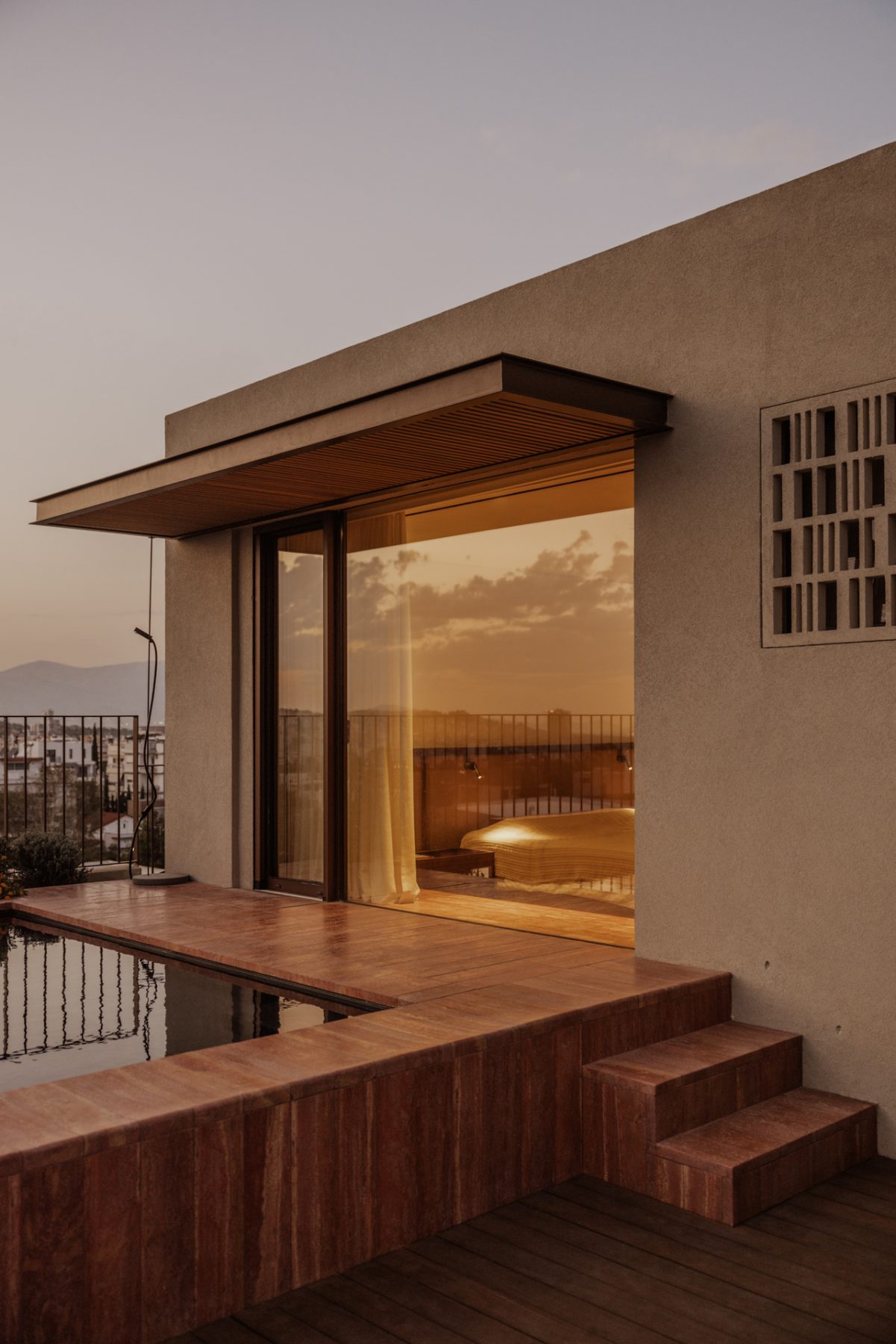 Lumen residence: Ένα σύγχρονο duplex θέτει νέους κανόνες για την αστική κατοίκηση στου Παπάγου