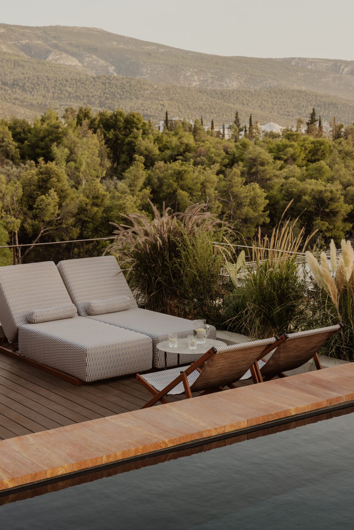 Lumen residence: Ένα σύγχρονο duplex θέτει νέους κανόνες για την αστική κατοίκηση στου Παπάγου