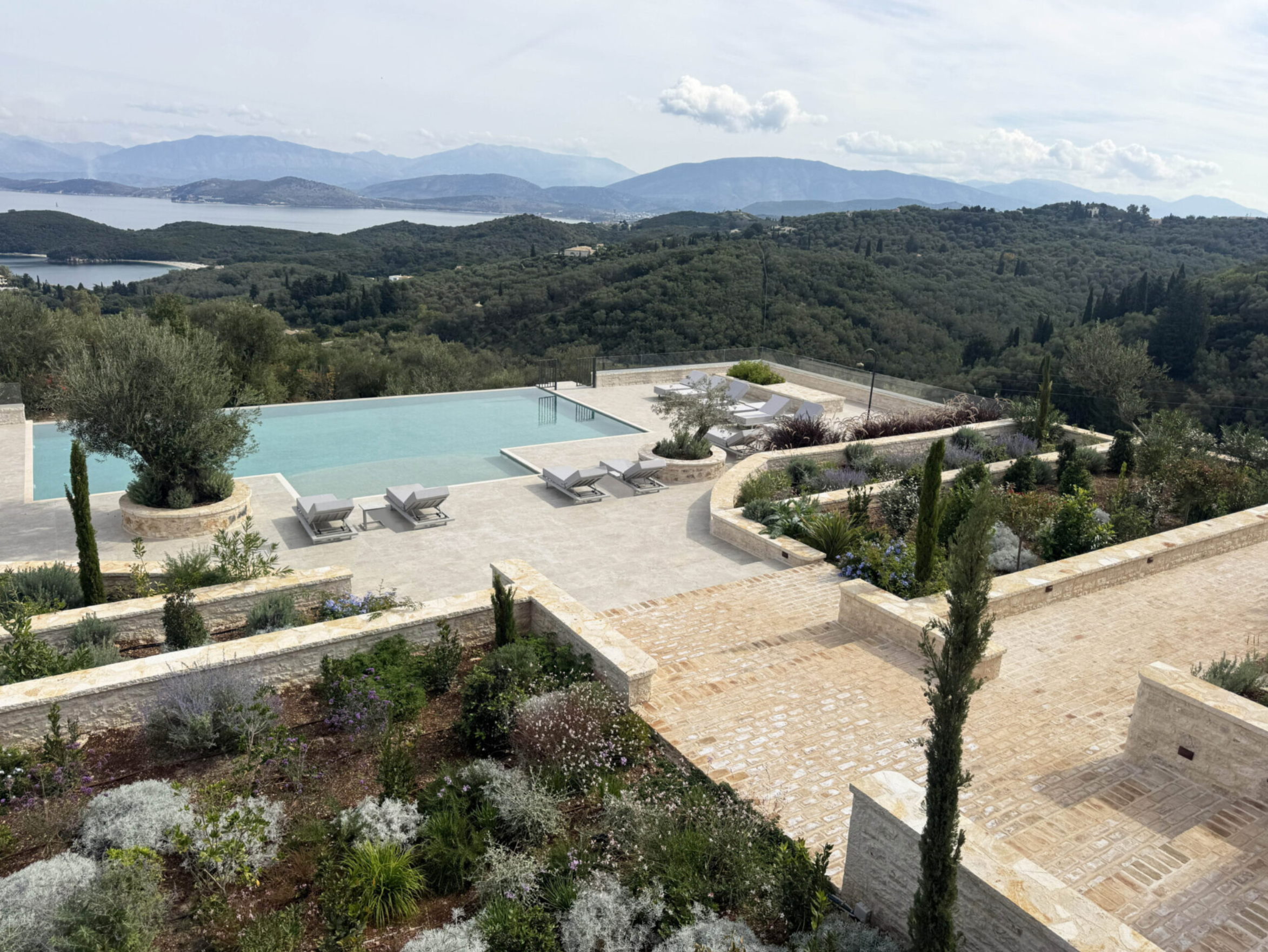 Villa Beliha: Αρχιτεκτονική σε άμεση σχέση με το τοπίο της Κέρκυρας
