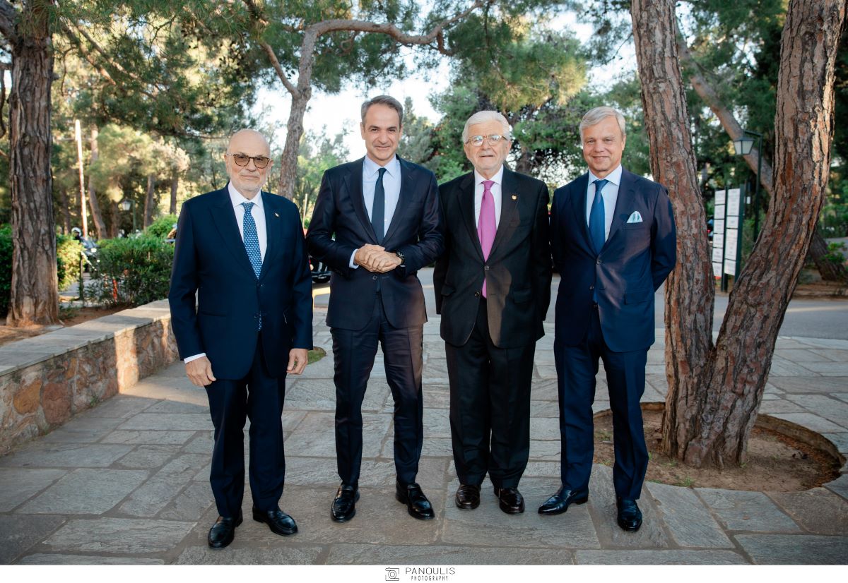Καθηγητής Σπύρος Ν. Πολλάλης, Διευθυντής/President του Κολλεγίου Αθηνων, Πρωθυπουργός Κυριάκος Μητσοτάκης, Αλέξης Φυλακτόπουλος, Πρόεδρος ΔΣ του Ελληνοαμερικανικού Εκπαιδευτικού Ιδρύματος, Γιώργος Αντωνιάδης, Πρόεδρος του Board of Trustees 