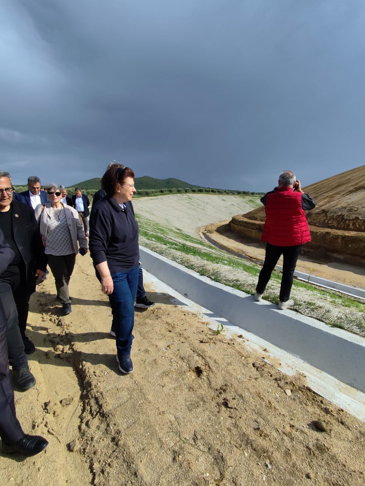 Η υπουργός Πολιτισμού Λίνα Μενδώνη στην αυτοψία στον Τύμβο Καστά