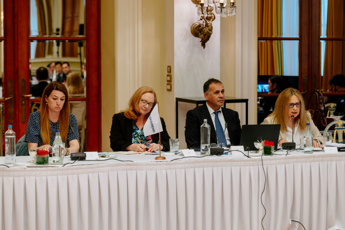 Από αριστερά προς τα δεξιά: κα Σουζάνα Λασκαρίδη, Πρόεδρος του Δ.Σ. της Lavinia Corporation, η Α.Ε. κα Άλισον Ντάνκαν, Πρέσβειρα της Αυστραλίας στην Ελλάδα, τη Ρουμανία και τη Βουλγαρία, ο κ. Κάρλο ντι Μέγκλιο, Διευθυντής Δυτικών Λειτουργιών της AMSA και η κα. Κάθριν Πρίφτι, DPA, Διευθύντρια HSQE, Laskaridis Shipping Co. Ltd.