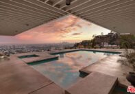 Opportunity of a Lifetime: Το επικό Stahl House αναζητά τον επόμενο ιδιοκτήτη του