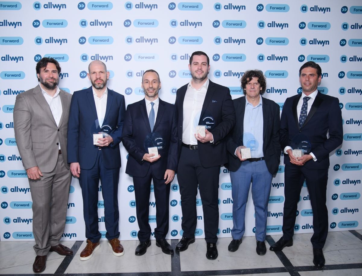Οι επιχειρηματίες που βραβεύτηκαν στα Forward Awards 2026: Κωνσταντίνος Νικόλαρος, Συνιδρυτής και CEO της Pharm24, Κωνσταντίνος Βαβλιάκης, Συνιδρυτής και Chief Technology Officer της Pharm24, Αντώνης Βεζύρογλου, Ιδρυτής & CEO της Vezyroglou Farm, Νίκος Μουτσουρούφης, Ιδρυτής και CEO της Mailo’s The Pasta Project, Γιάννης Μανδάλας, Διευθύνων Σύμβουλος της Mediterra, Αριστοτέλης Ιγνατίδης, Διευθύνων Σύμβουλος της Ari Foods