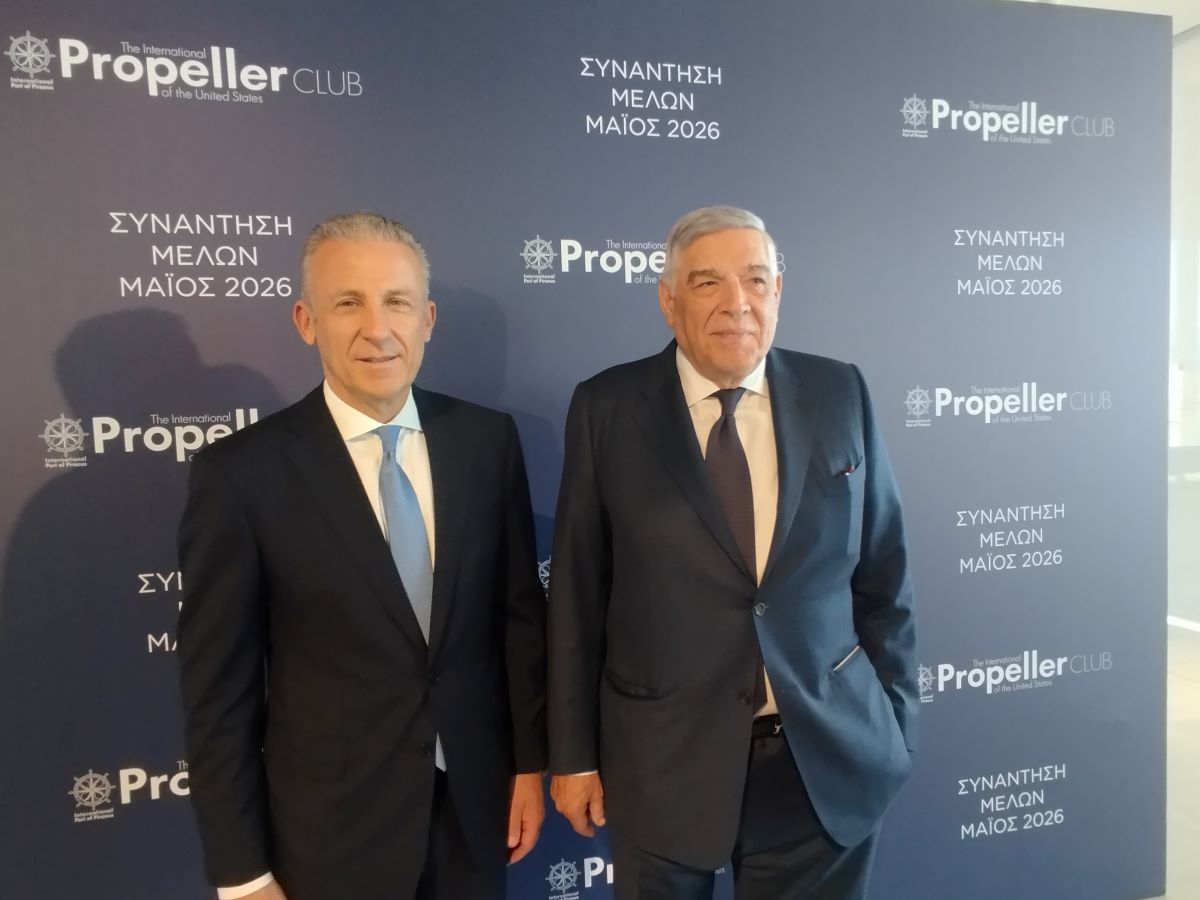 Ο Πρόεδρος του Propeller Club Πειραιά, Κωστής Φραγκούλης - ο Αντώνης Ε. Κομνηνός