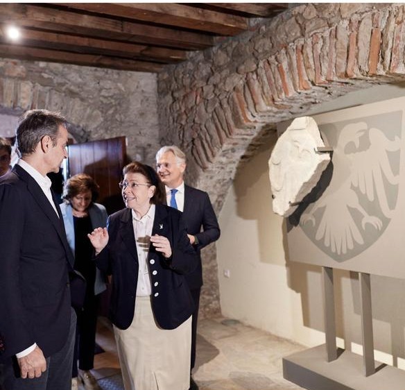 Ο πρωθυπουργός Κυριάκος Μητσοτάκης με την υπουργό Πολιτισμού Λίνα Μενδώνη